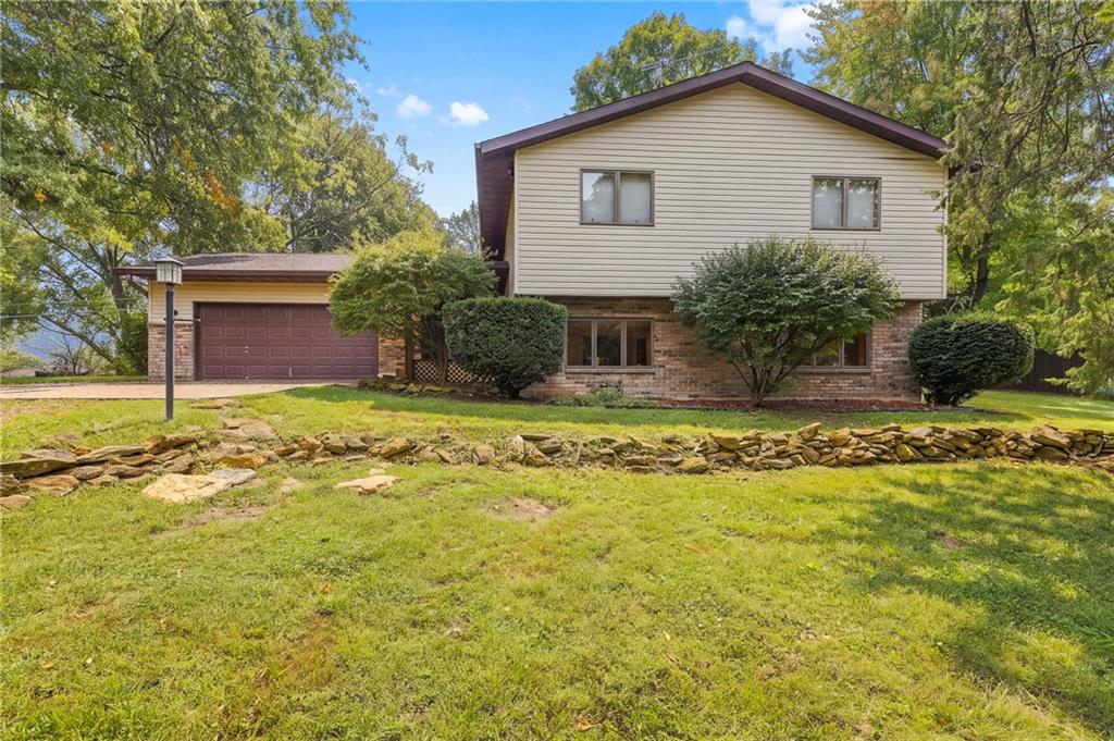 124 Se 215th Road Property Photo 2