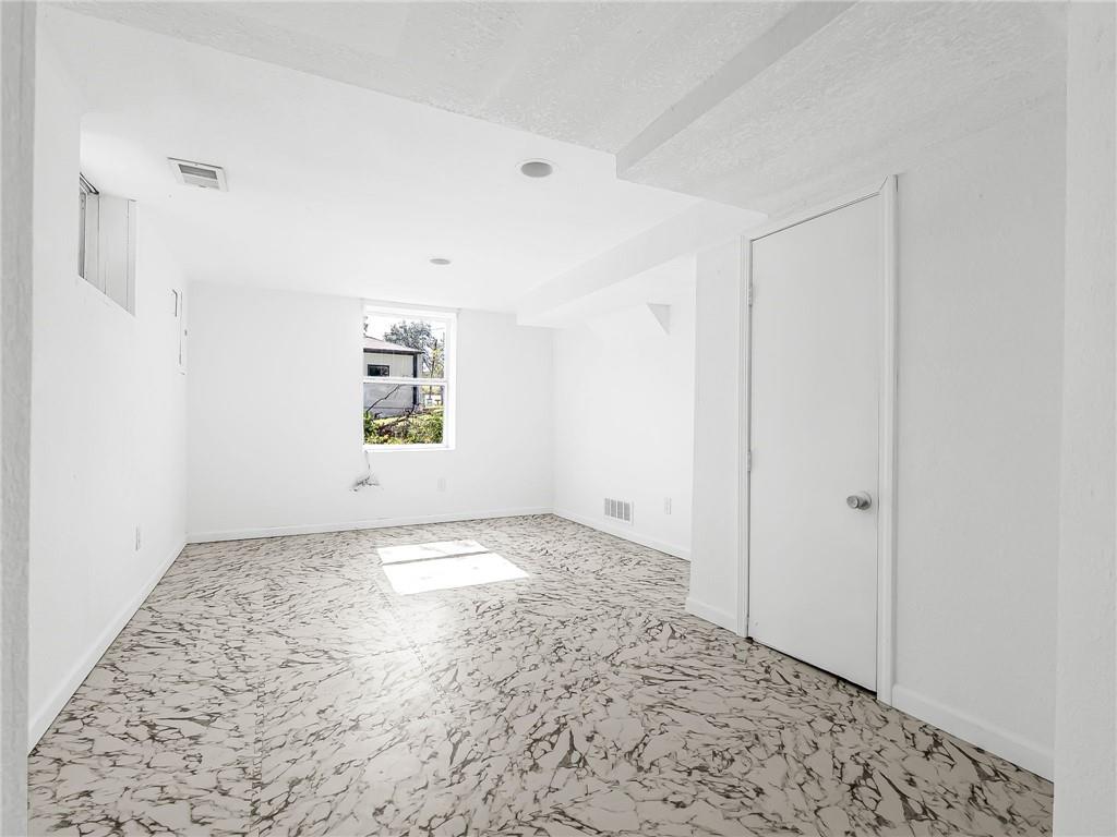 2945 N 57th Street Property Photo 12