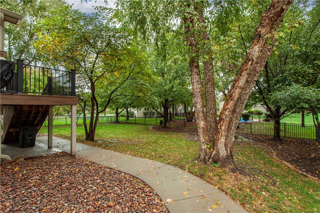 205 Sw Lewis Court Property Photo 8
