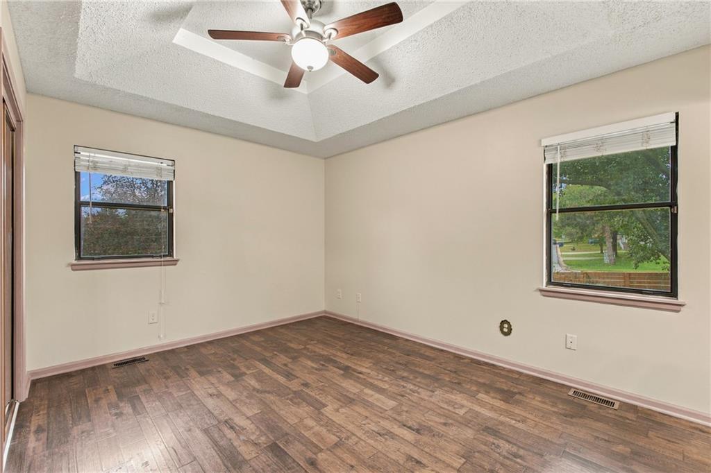 104 Ne Bristol Circle Property Photo 18