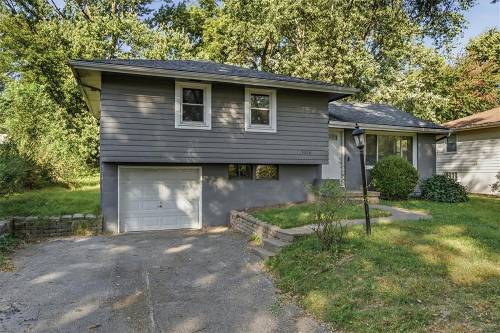 3016 S Norwood Avenue Property Photo 2