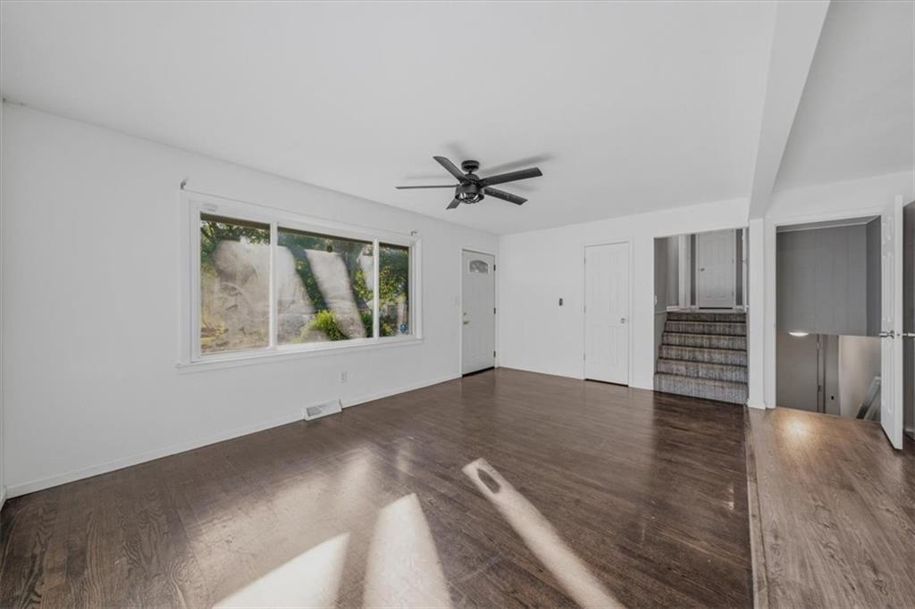 3016 S Norwood Avenue Property Photo 6