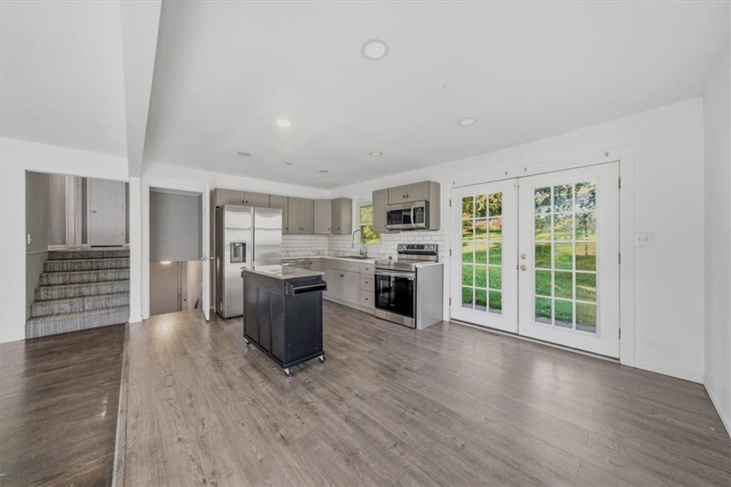 3016 S Norwood Avenue Property Photo 8