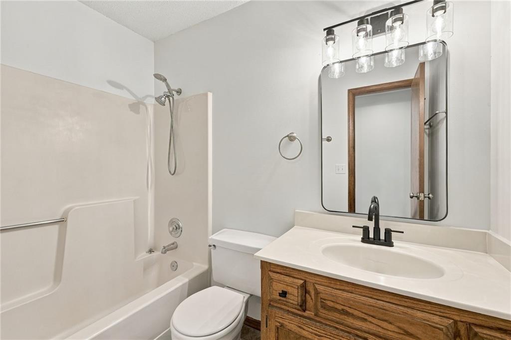 12604 Fountain Lake Drive Property Photo 20