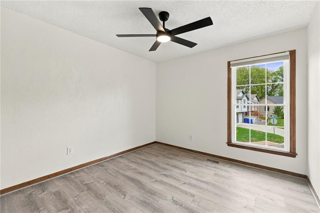 12604 Fountain Lake Drive Property Photo 21