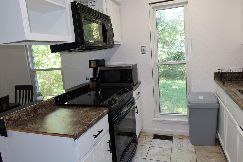 9525 Manning Avenue Property Photo 6