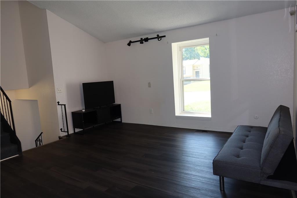 9525 Manning Avenue Property Photo 13