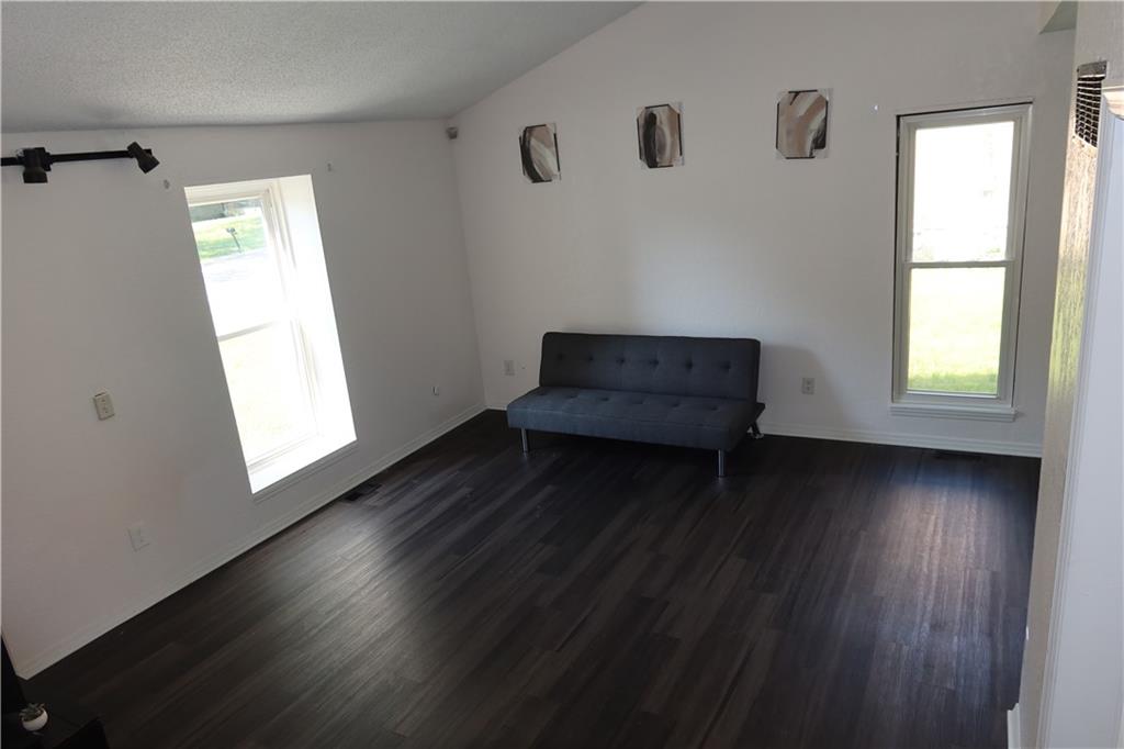 9525 Manning Avenue Property Photo 15
