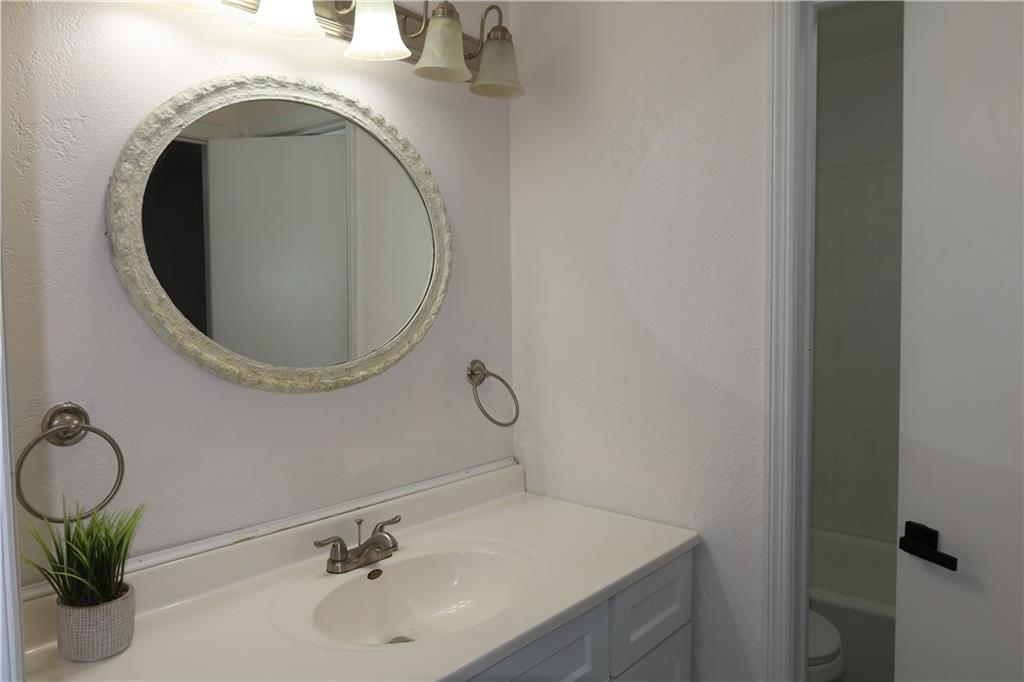 9525 Manning Avenue Property Photo 19
