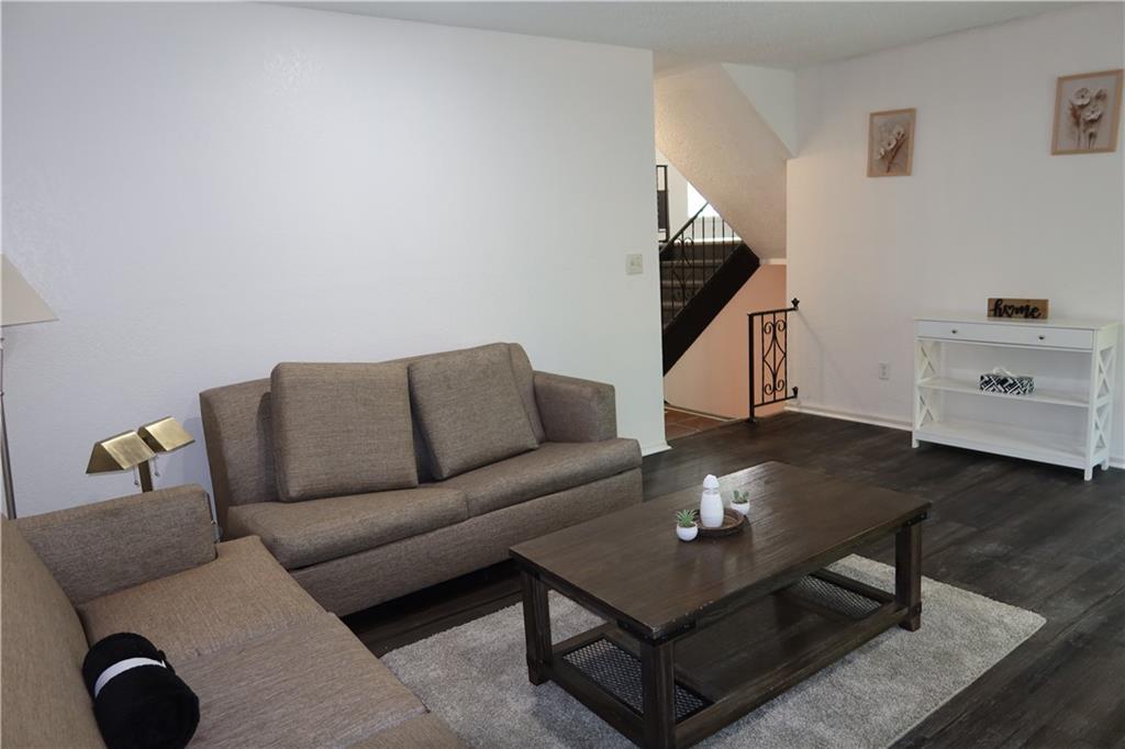 9525 Manning Avenue Property Photo 22