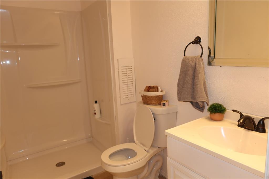 9525 Manning Avenue Property Photo 25