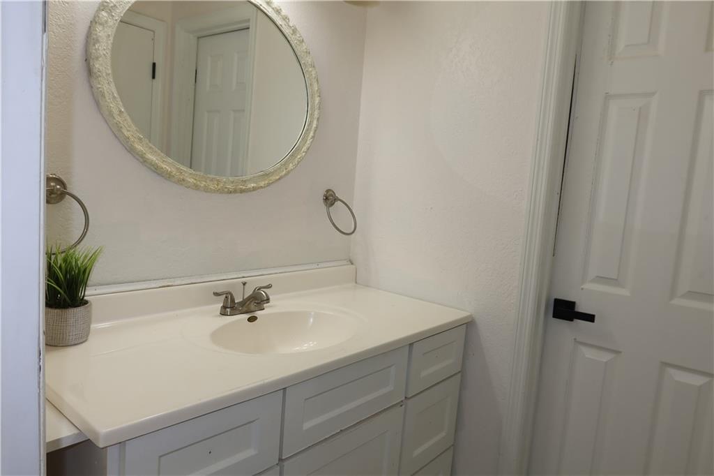 9525 Manning Avenue Property Photo 40