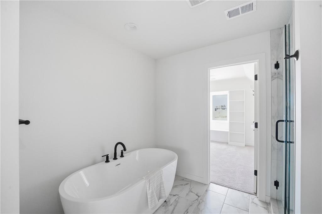 18330 W 195th Street Property Photo 10