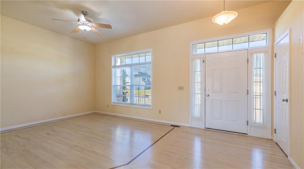 4516 Wilshire Drive Property Photo 4
