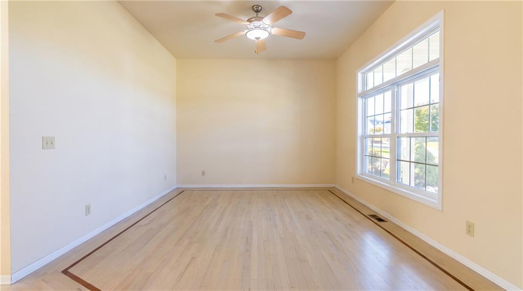 4516 Wilshire Drive Property Photo 5