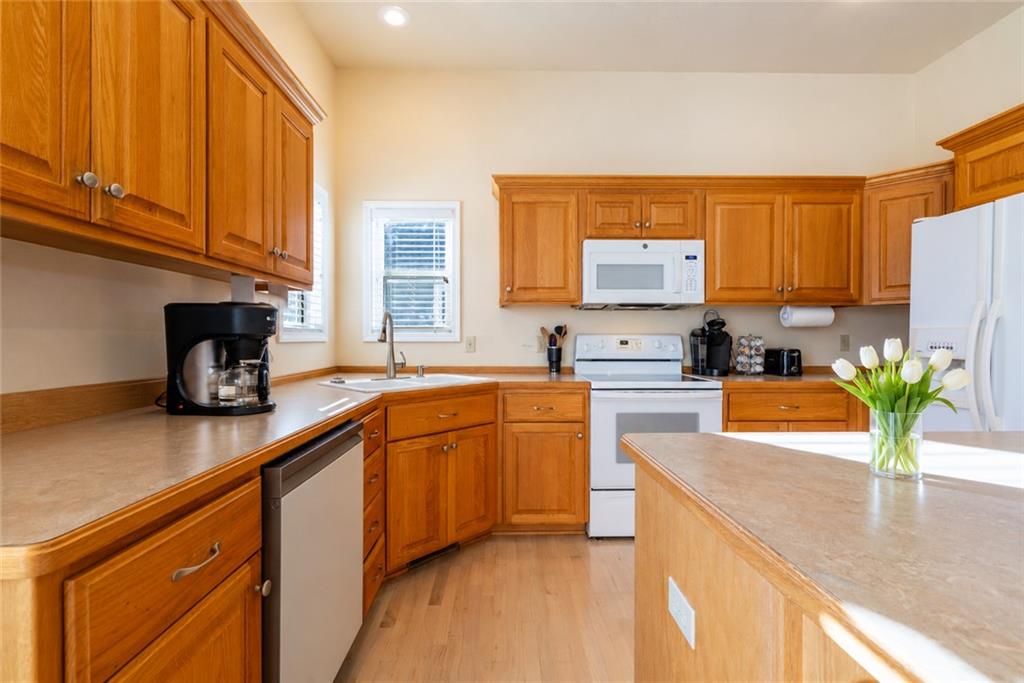 4516 Wilshire Drive Property Photo 9