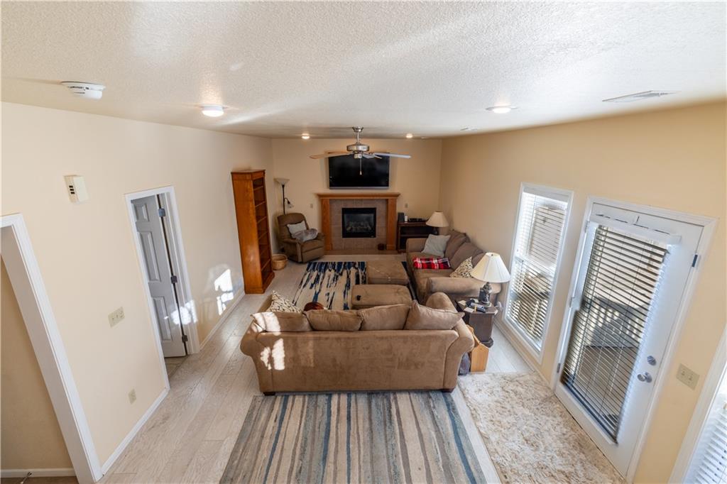 4516 Wilshire Drive Property Photo 12