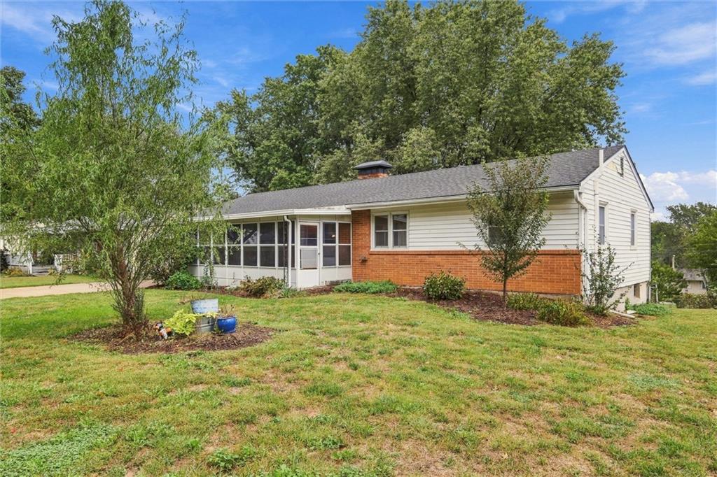1608 Lee Lane Property Photo 3
