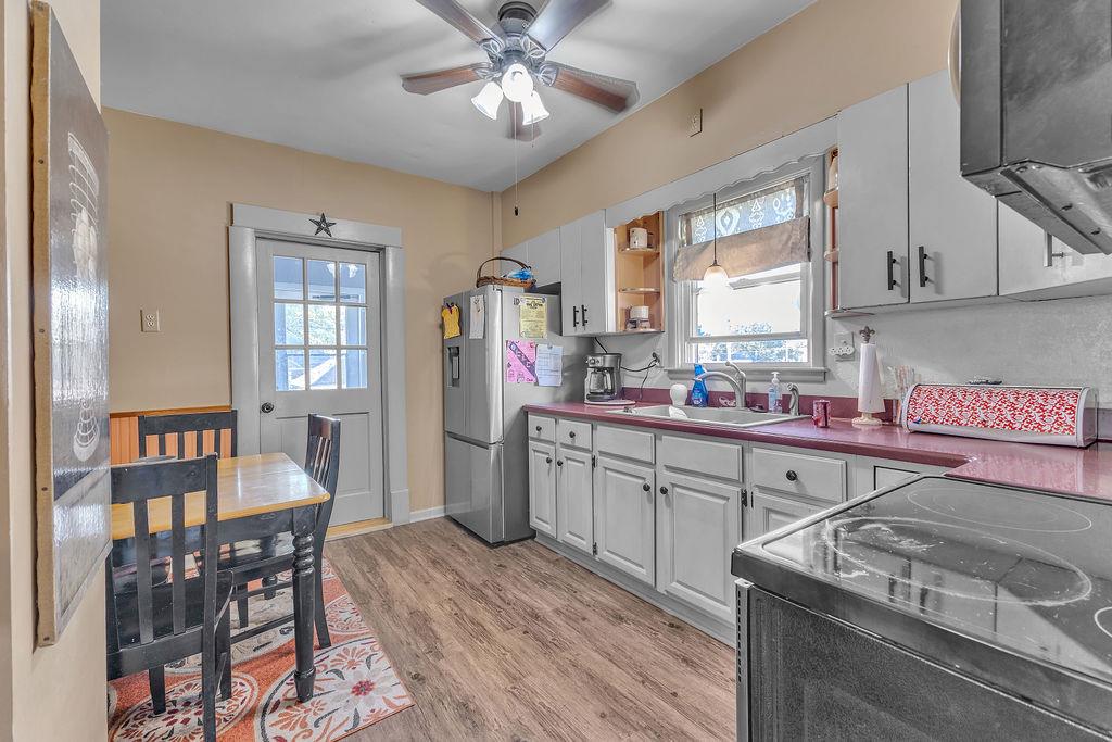 2718 Renick Street Property Photo 12
