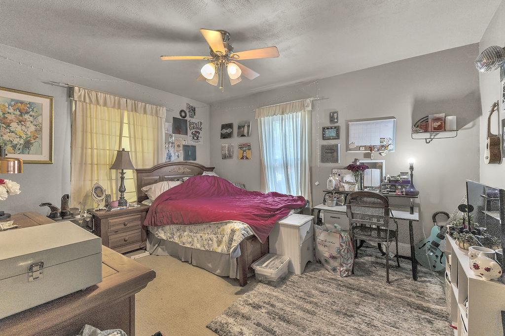 2718 Renick Street Property Photo 20