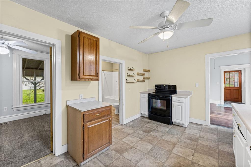 1027 N Mulberry Street Property Photo 9
