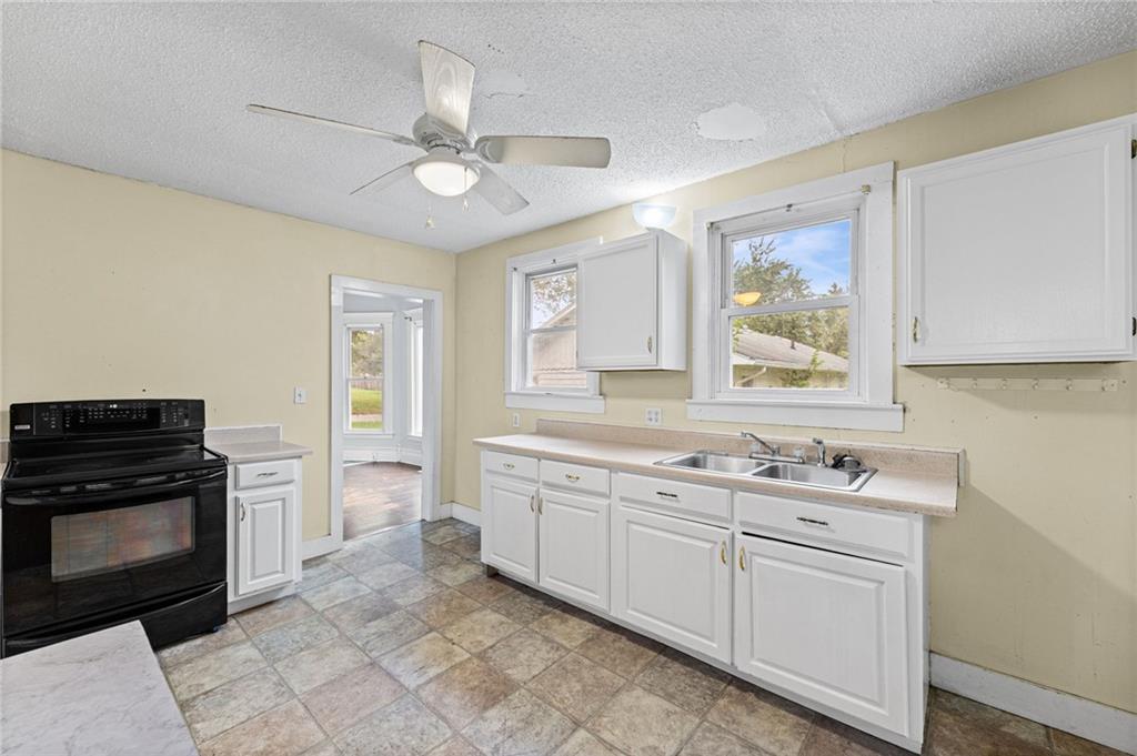 1027 N Mulberry Street Property Photo 10