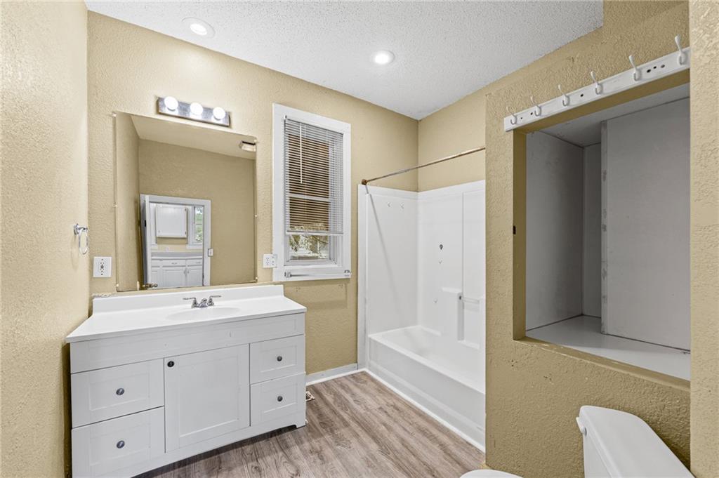 1027 N Mulberry Street Property Photo 13
