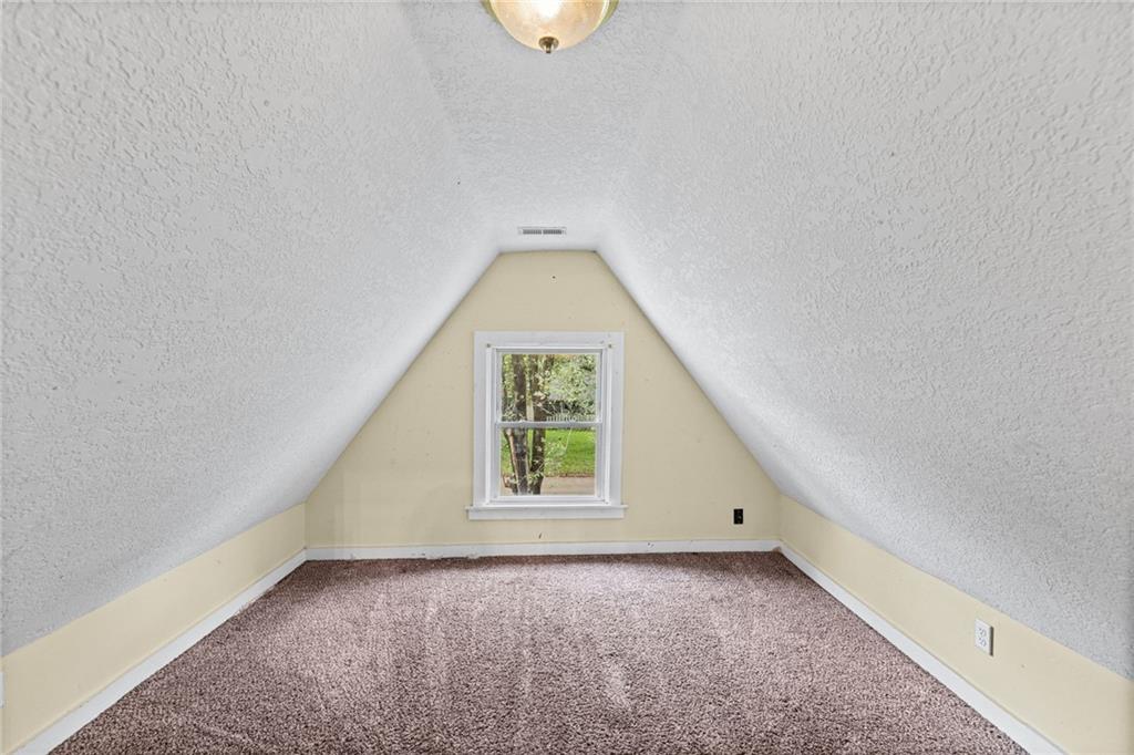 1027 N Mulberry Street Property Photo 16