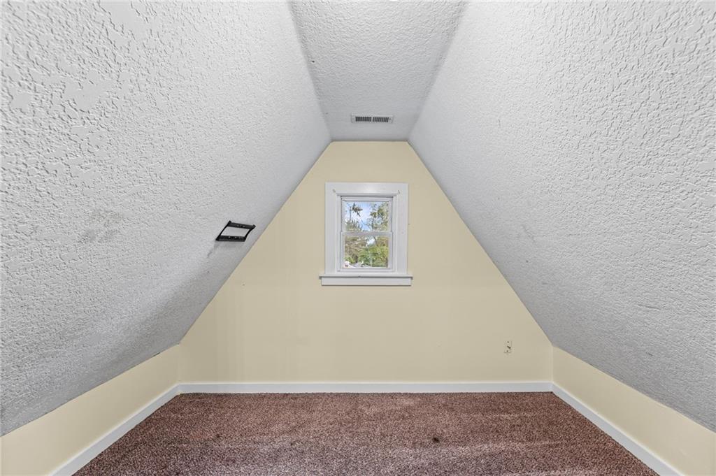 1027 N Mulberry Street Property Photo 18