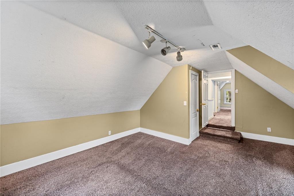 1027 N Mulberry Street Property Photo 22