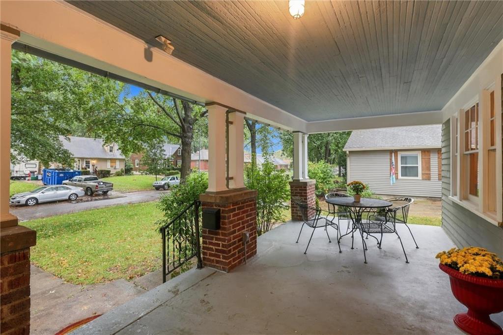 7516 Locust Street Property Photo 9