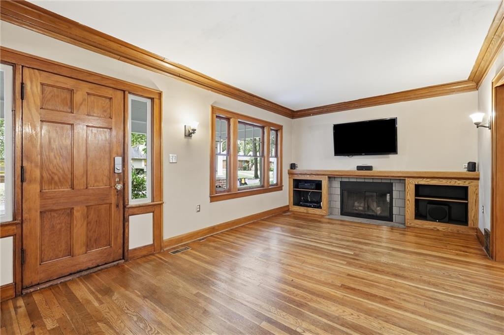 7516 Locust Street Property Photo 10