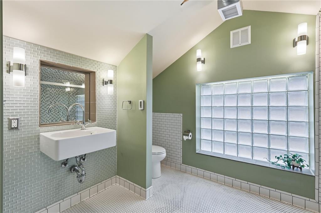 7516 Locust Street Property Photo 49