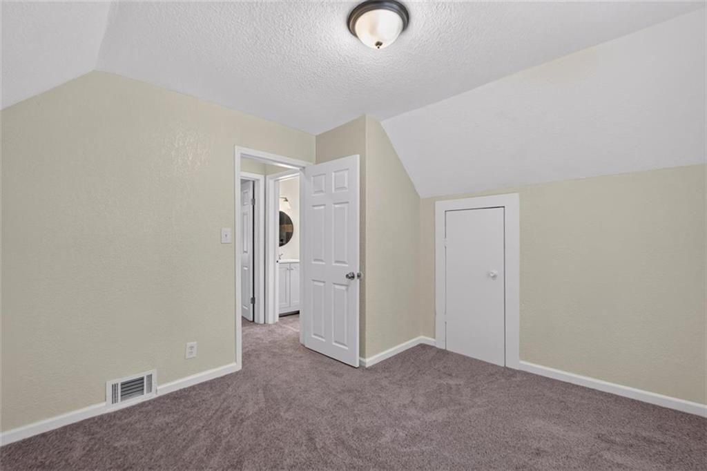 433 Oakley Avenue Property Photo 24