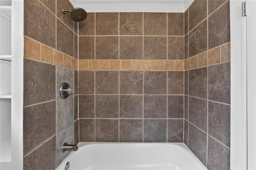 433 Oakley Avenue Property Photo 28