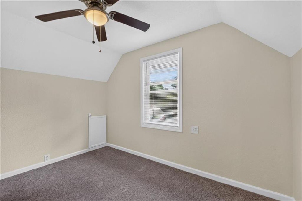 433 Oakley Avenue Property Photo 33