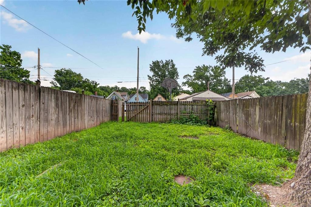 433 Oakley Avenue Property Photo 40