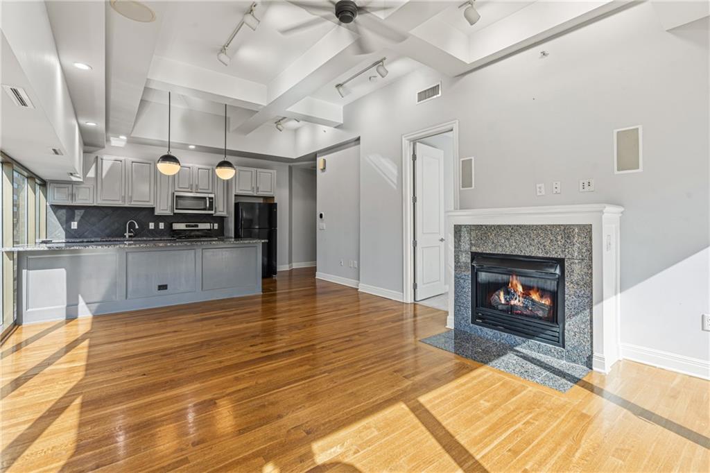 1101 Walnut Street Property Photo 6