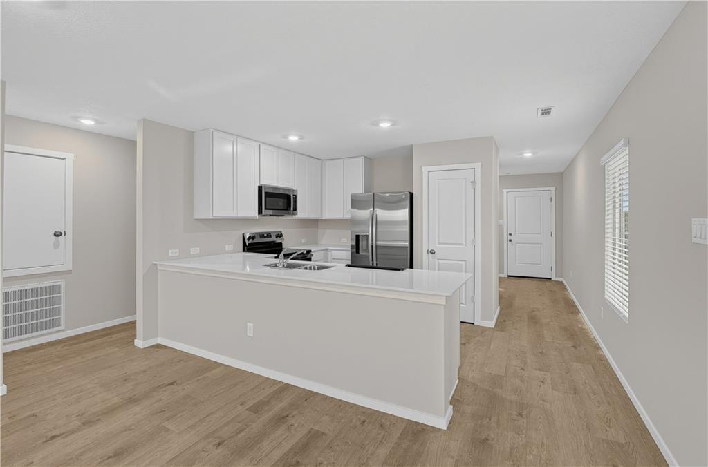 38011 W 207th Terrace Property Photo 5