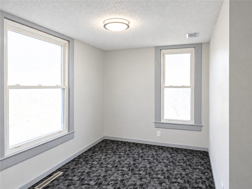 301 W Peoria Street Property Photo 12