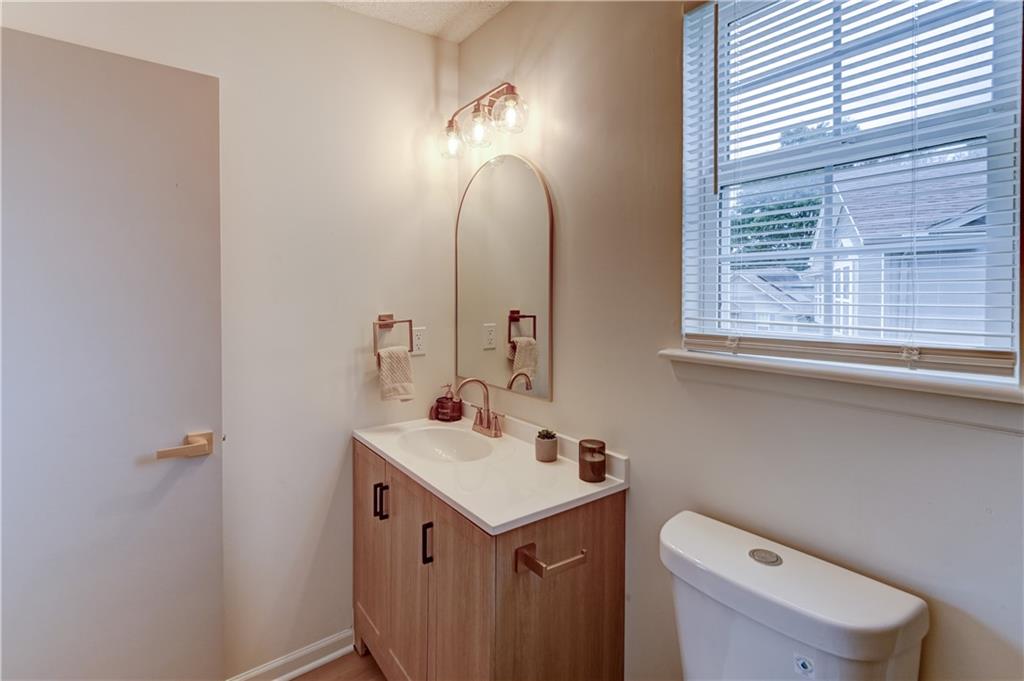 645 Canterbury Lane Property Photo 18