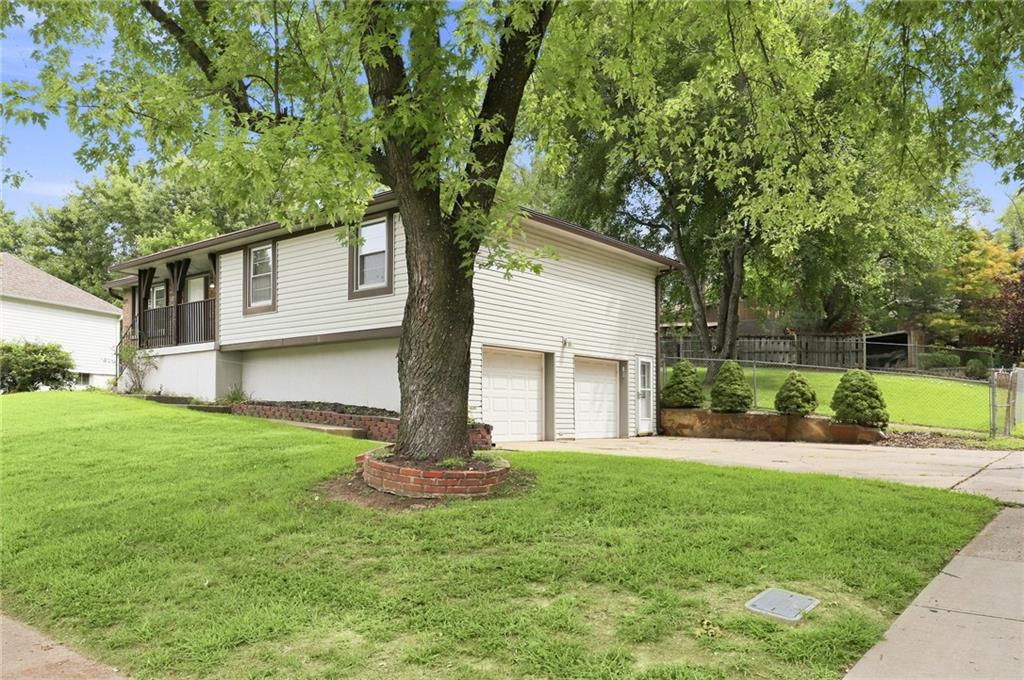 1601 N Glen Ellyn Street Property Photo 2