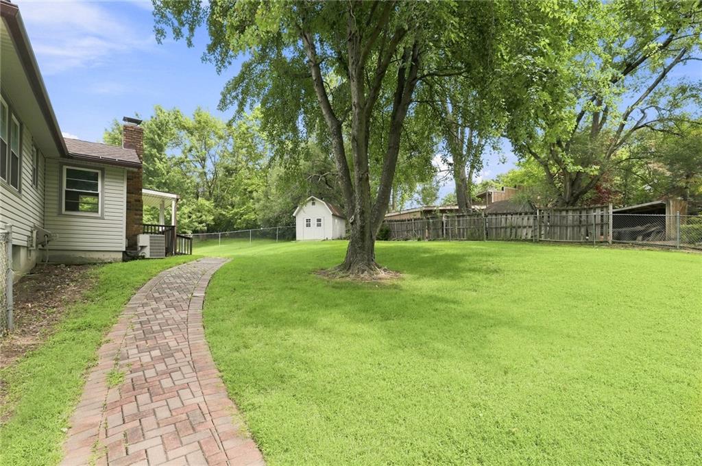 1601 N Glen Ellyn Street Property Photo 3