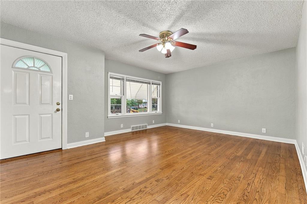 10601 E Sheley Road Property Photo 5
