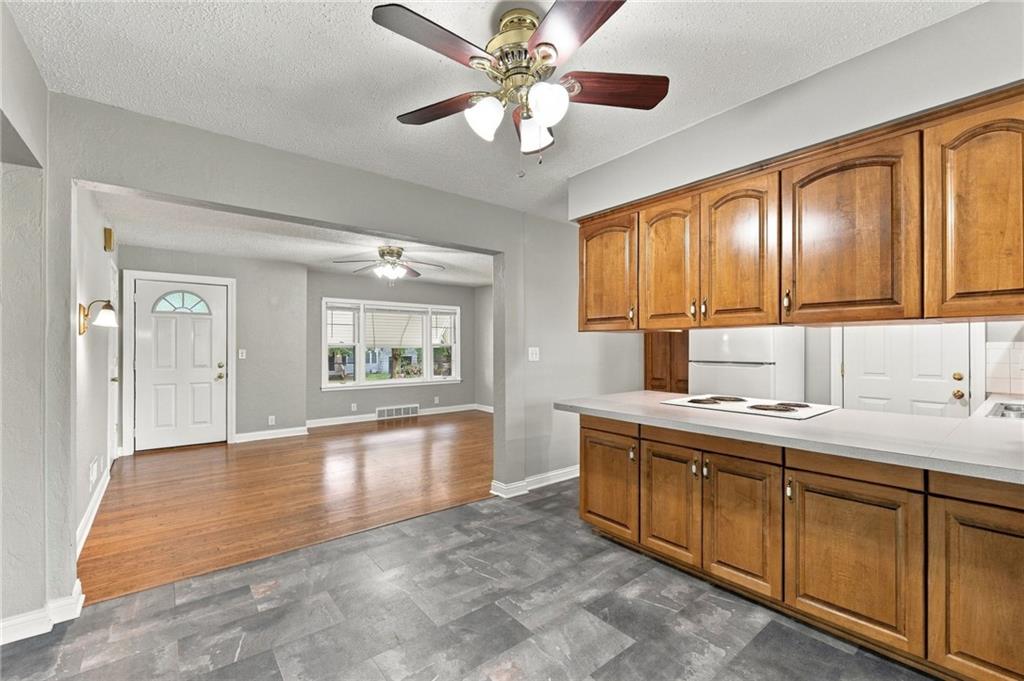 10601 E Sheley Road Property Photo 8