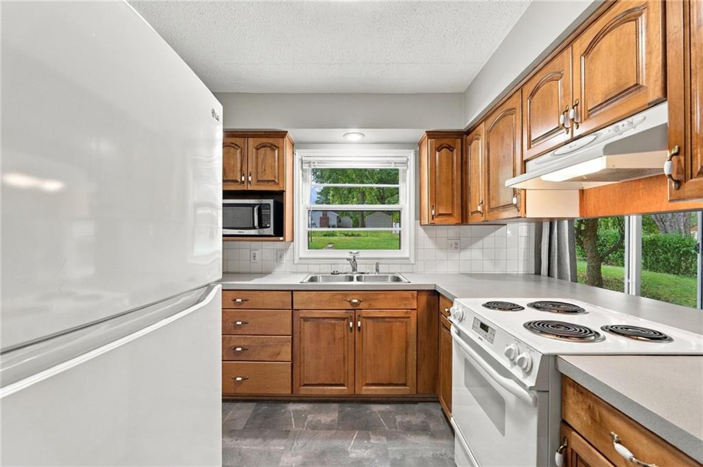 10601 E Sheley Road Property Photo 11