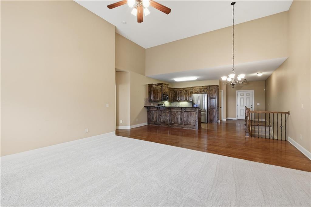 811 Ne Lone Hill Drive Property Photo 10