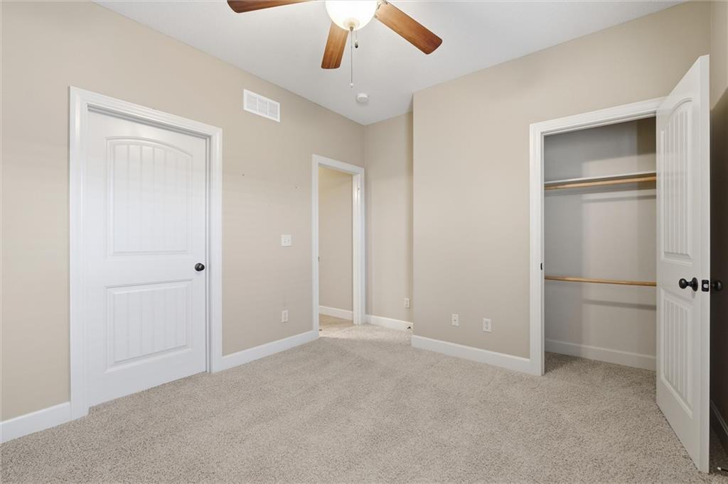 811 Ne Lone Hill Drive Property Photo 18