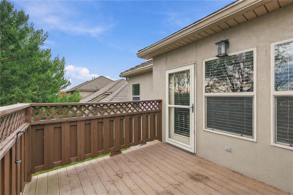 811 Ne Lone Hill Drive Property Photo 30