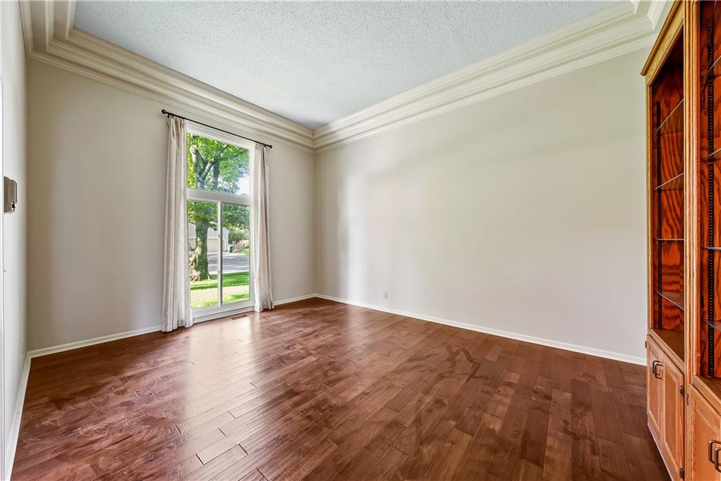 11004 W 120th Terrace Property Photo 16